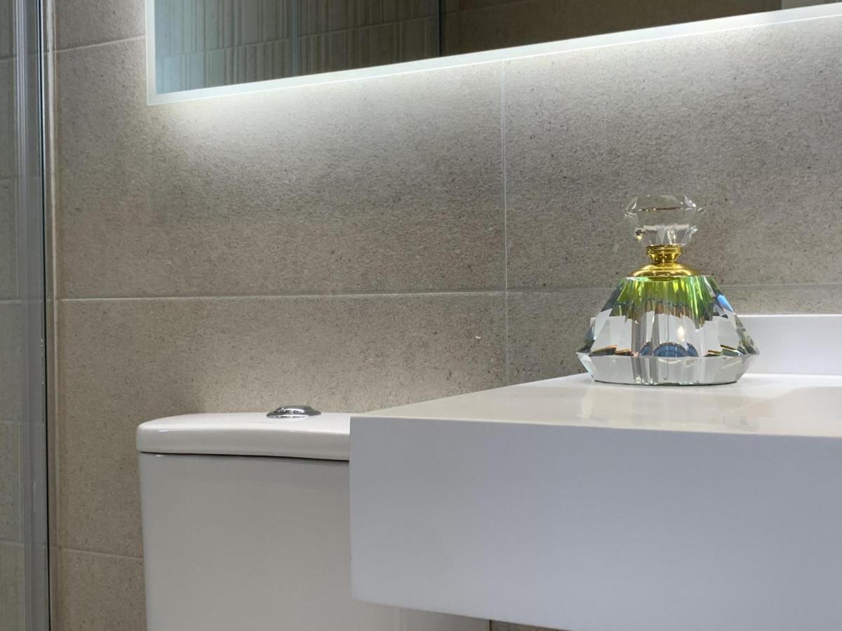 Sitges Spaces Oasis Suites- 4 Bedroom, 4 Ensuite Bathrooms, Terrace, Pool, Sitges Centre מראה חיצוני תמונה