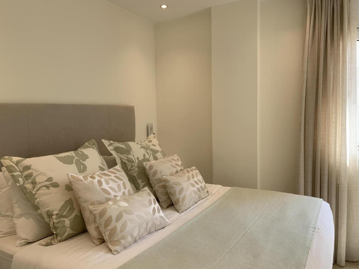 Sitges Spaces Oasis Suites- 4 Bedroom, 4 Ensuite Bathrooms, Terrace, Pool, Sitges Centre מראה חיצוני תמונה