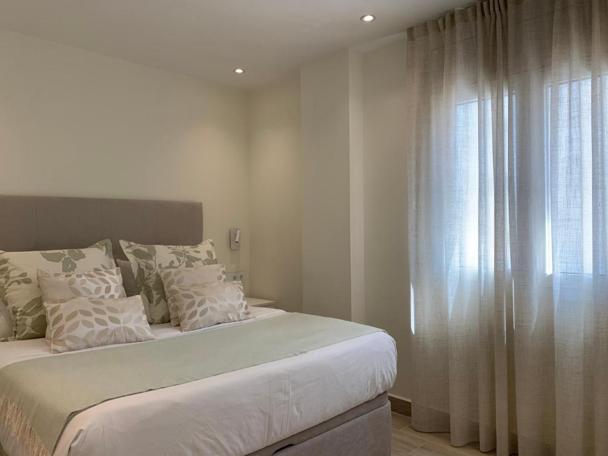 Sitges Spaces Oasis Suites- 4 Bedroom, 4 Ensuite Bathrooms, Terrace, Pool, Sitges Centre מראה חיצוני תמונה